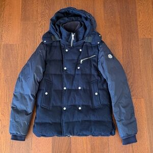 Moncler Lucien Down Jacket in Navy size 3 /L